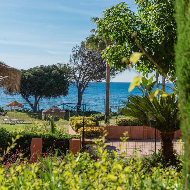 Casa Africa - exclusive 2BR by the sea with pool - Two-Bedroom Apartment with Sea View - 20