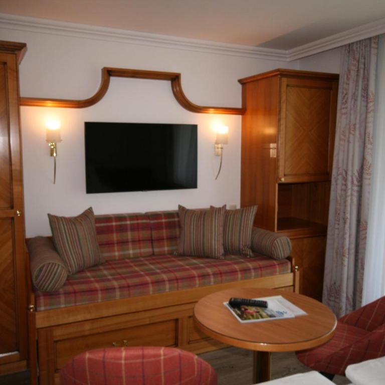 Gasthof Hotel Handlerhof - Superior Dreibettzimmer mit Dusche - 2