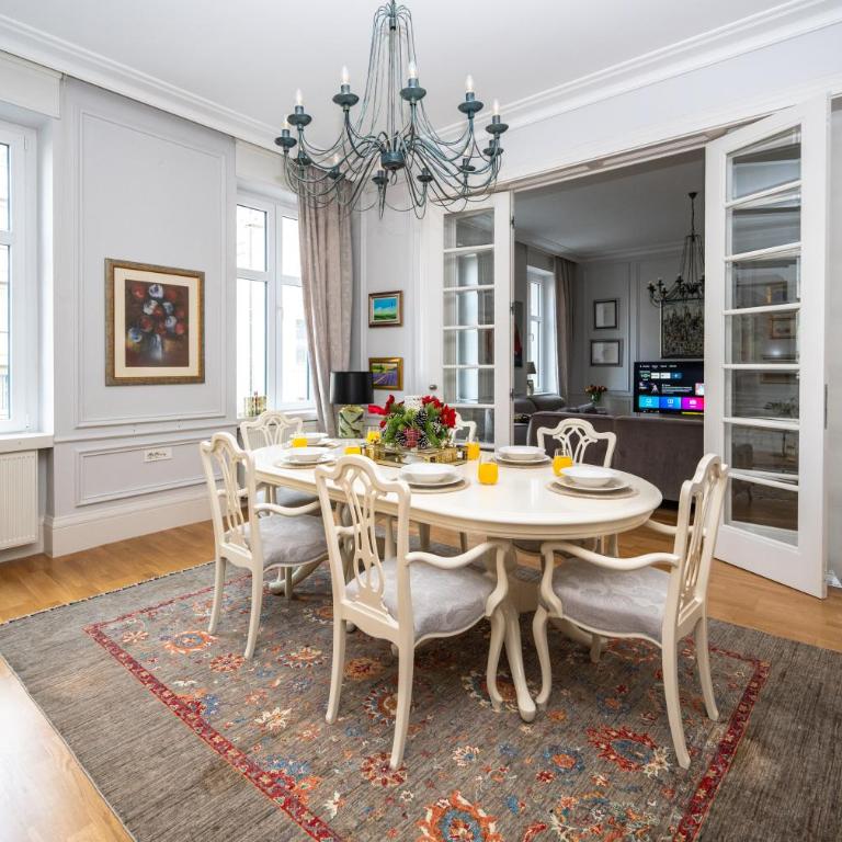 Pinterest Apartment in the City Center - One-Bedroom Apartment - 11