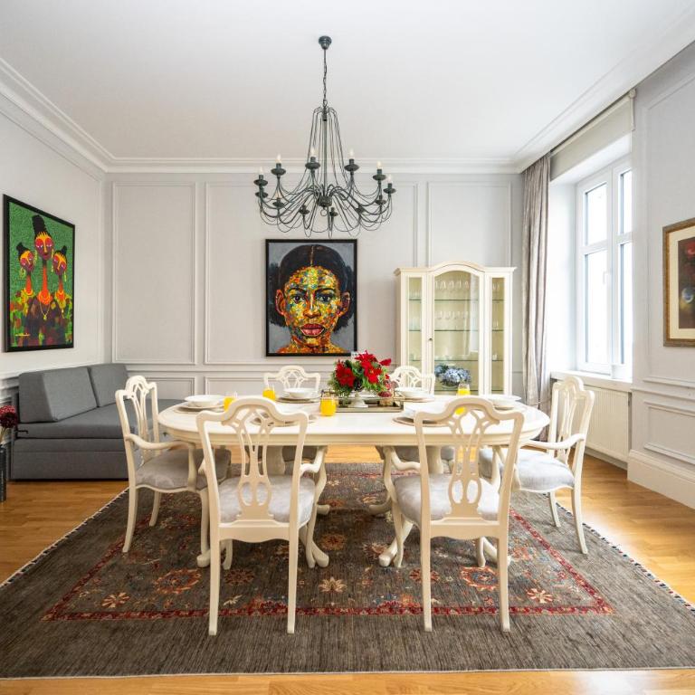Pinterest Apartment in the City Center - One-Bedroom Apartment - 9