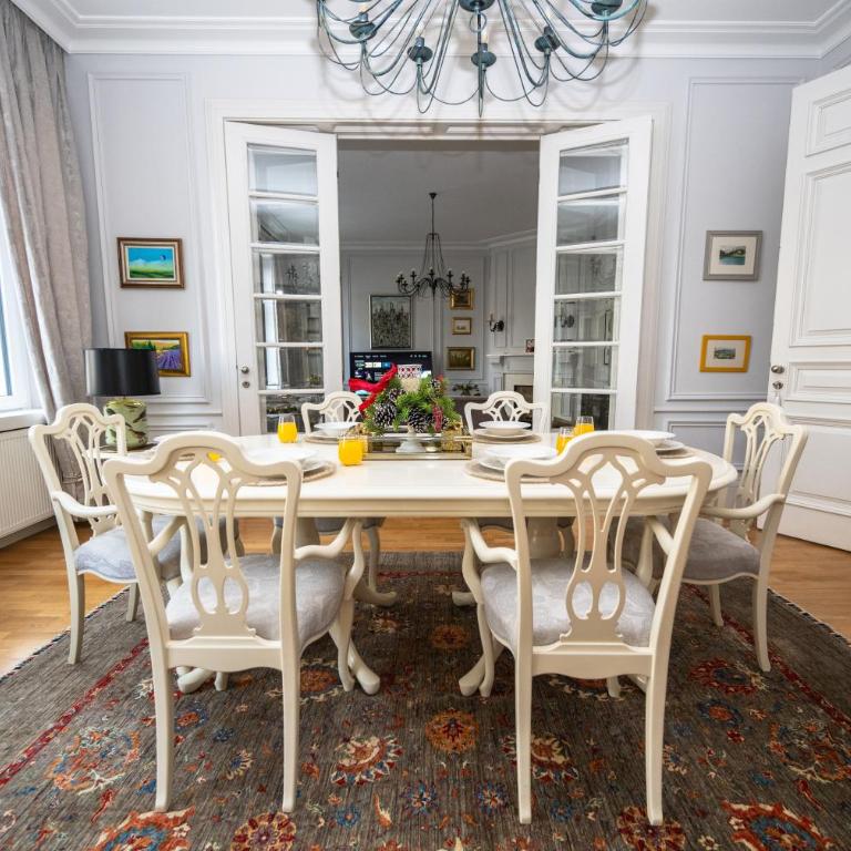Pinterest Apartment in the City Center - One-Bedroom Apartment - 12