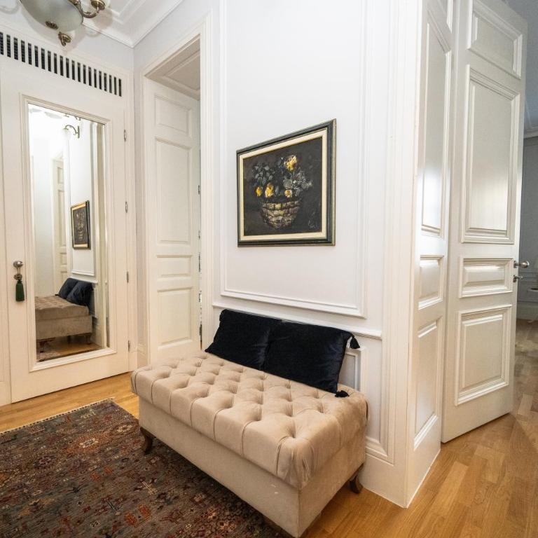 Pinterest Apartment in the City Center - One-Bedroom Apartment - 32