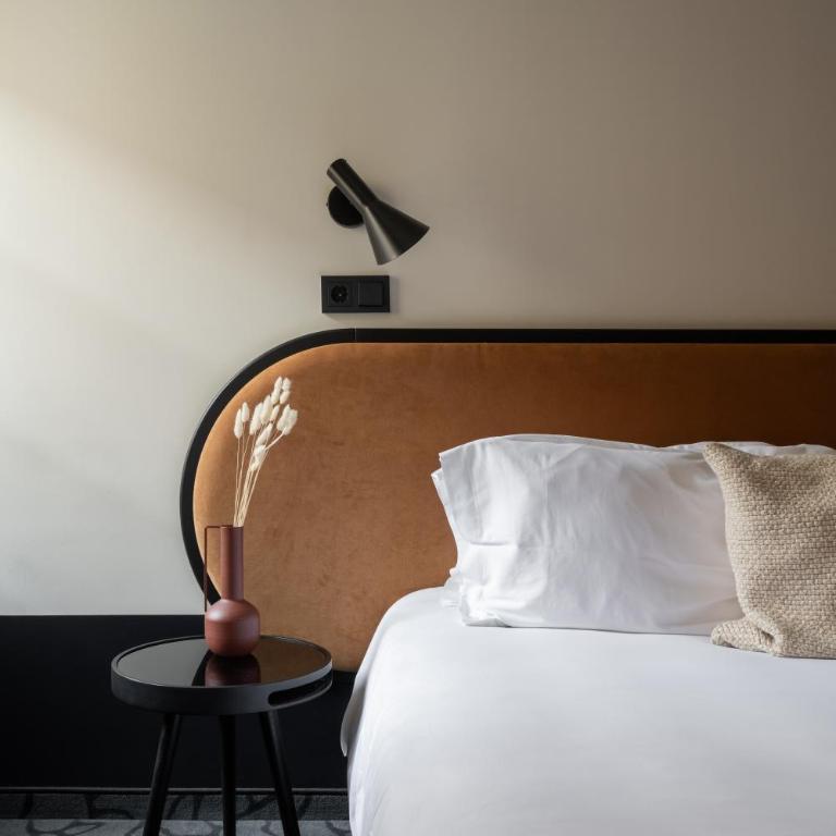 Pavilion Hotel & Social Club - Dvokrevetna Soba sa Bračnim Krevetom - 1