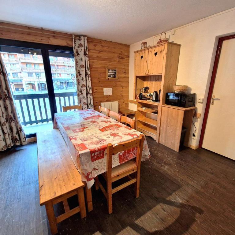 2 Pièces+Cabine, 6-8 Pers, 42m², Coeur Station, Près Pistes, TV, DVD - FR-1-265-220 - Appartement 1 Chambre - 6