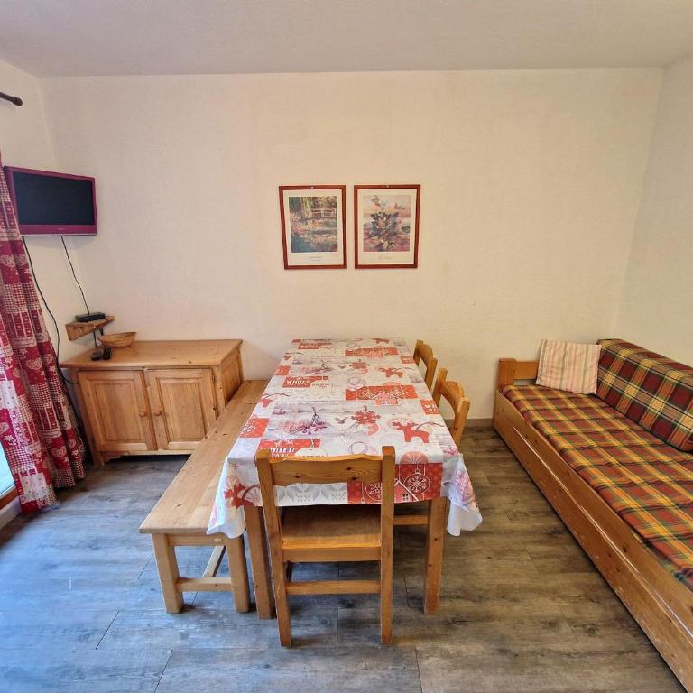 Charmant 2 pièces + cabine, 4/6 pers, au cœur de Modane, 32m², proche pistes et commerces - FR-1-265-250 - Apartment (6 Erwachsene) - 8