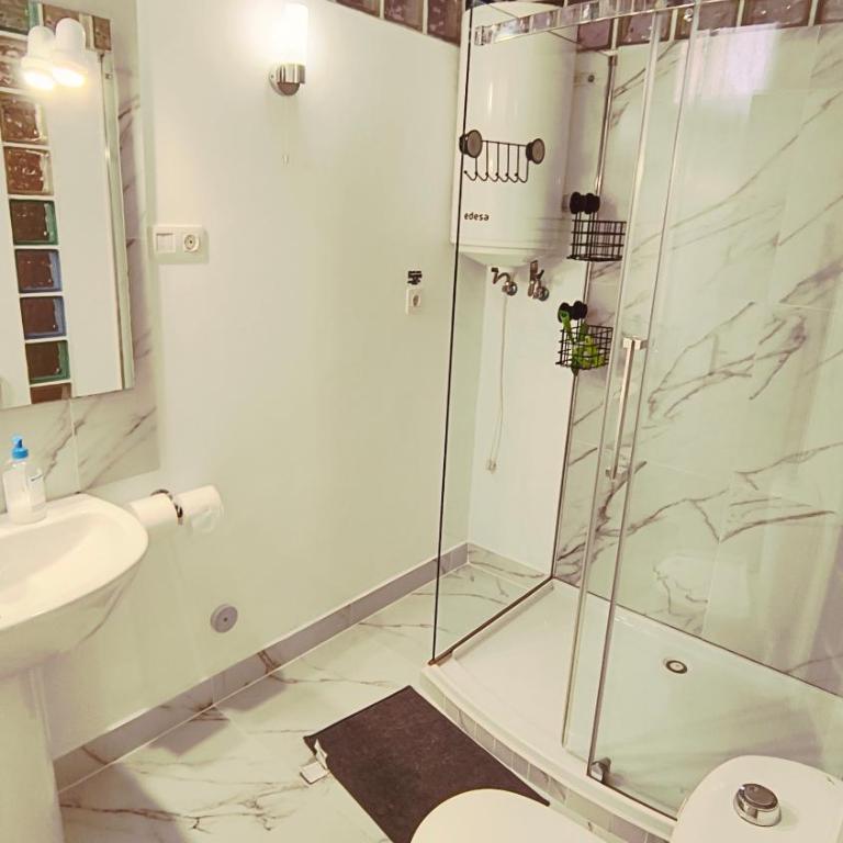 Casa De Paz - Three-Bedroom Apartment - 20