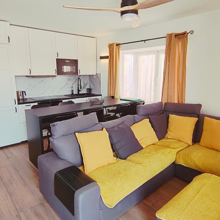 Casa De Paz - Three-Bedroom Apartment - 2