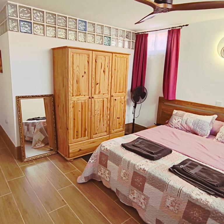 Casa De Paz - Three-Bedroom Apartment - 25
