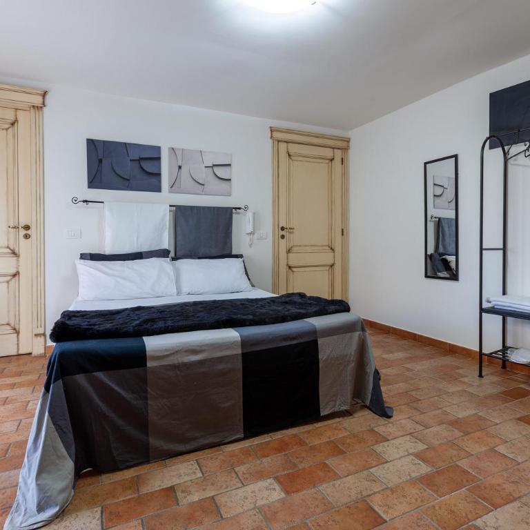 Aura Rooms - Camera Matrimoniale con Balcone - 4