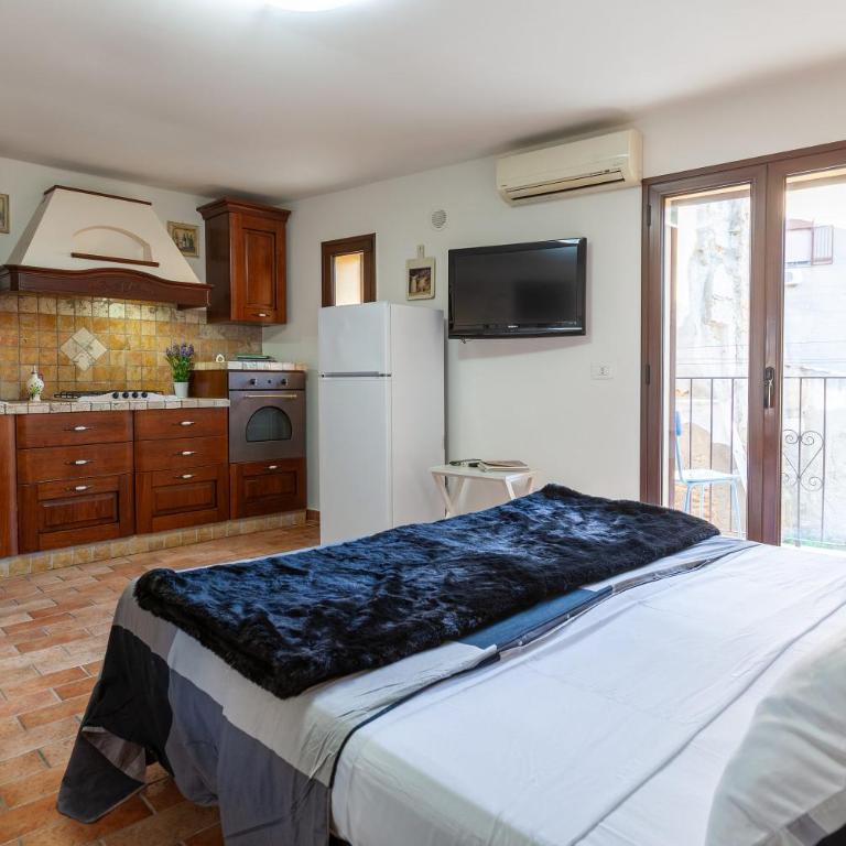 Aura Rooms - Camera Matrimoniale con Balcone - 16