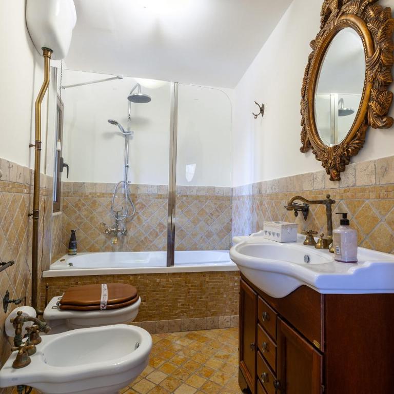 Aura Rooms - Camera Matrimoniale con Balcone - 7