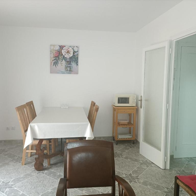 Apartamento cerca de la playa todo aire acondicionado - Two-Bedroom Apartment - 3