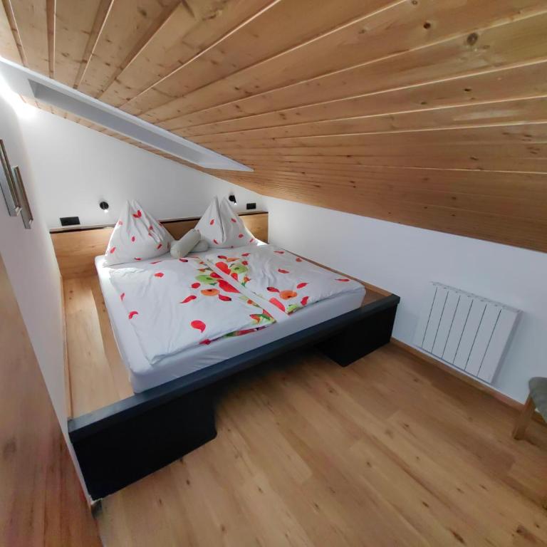 Gästehaus Groder - Standard Apartment mit 2 Schlafzimmern und Balkon - 11