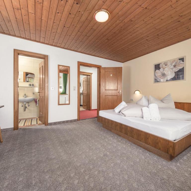 Haus Kofler - Apartment mit 3 Schlafzimmern und Bergblick - 14