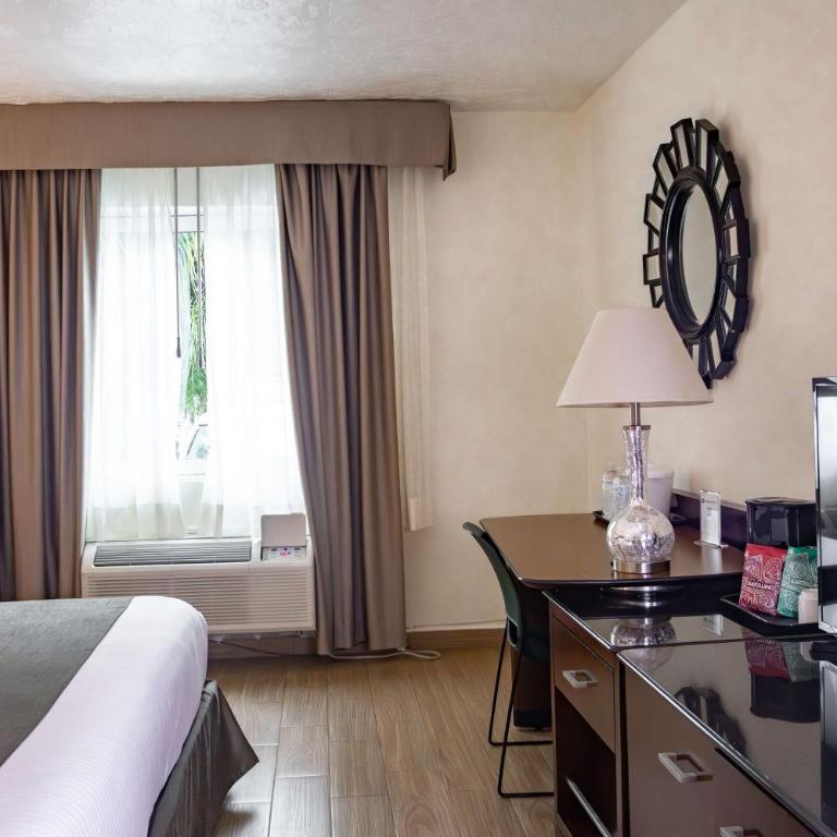 Best Western PLUS Monterrey Colón - Accessible King Room - Non Smoking - 4