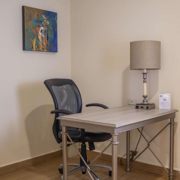 Best Western PLUS Monterrey Colón - Junior Suite with King Bed and Kitchenette - Non Smoking - 3