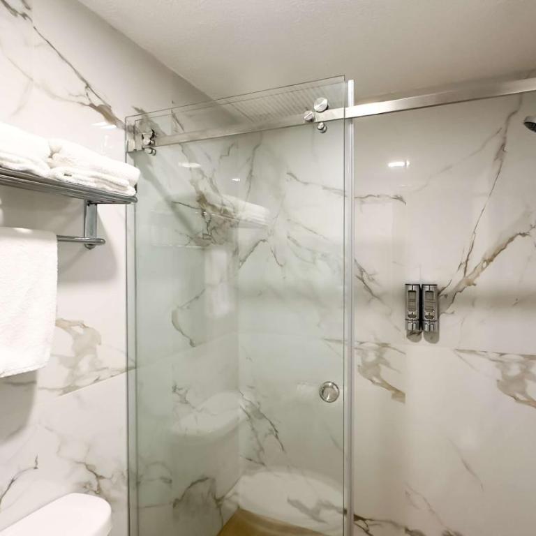 Best Western PLUS Monterrey Colón - Junior Suite with King Bed and Kitchenette - Non Smoking - 7