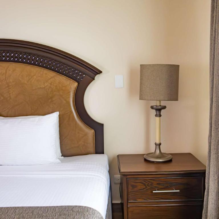 Best Western PLUS Monterrey Colón - King Room with Kitchenette - Non-smoking - 3