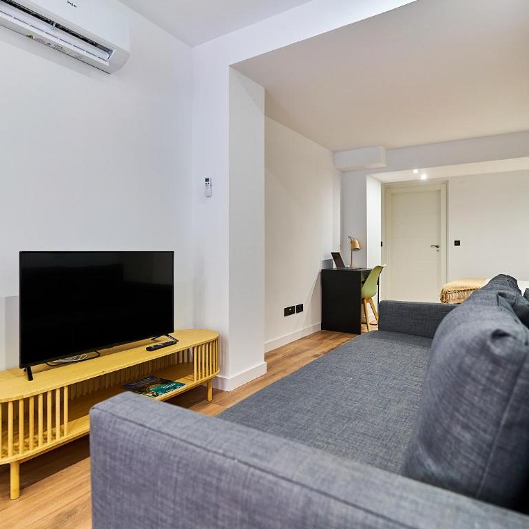 Apartamentos Beatriz by gaiarooms - Estudio Triple Estándar - 8