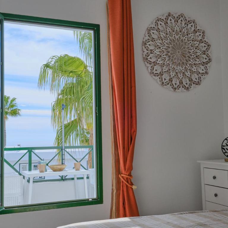 TOP FLOOR OCEAN VIEWS Lanzamar - Renovated Gem with a Sunny, Private Terrace & Elevator & Pool - Puerto del Carmen - Apartamento de 1 dormitorio - 6