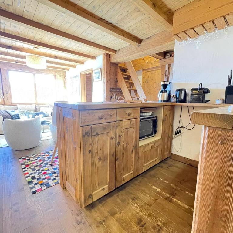 Appartement savoyard proche pistes, balcon, parking couvert - Apartment mit 2 Schlafzimmern - 4