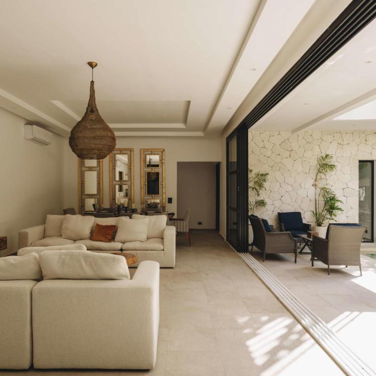 Elegant 4 Bedroom Villa, Gated Access & Personalized Concierge - Villa - 1