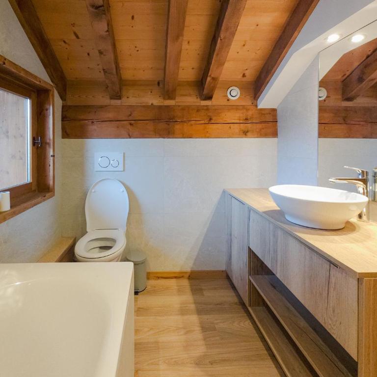 Chalet confortable 10 pers. au centre de St Martin de Belleville, proche téléski et commodités - Appartement 4 Chambres - 18