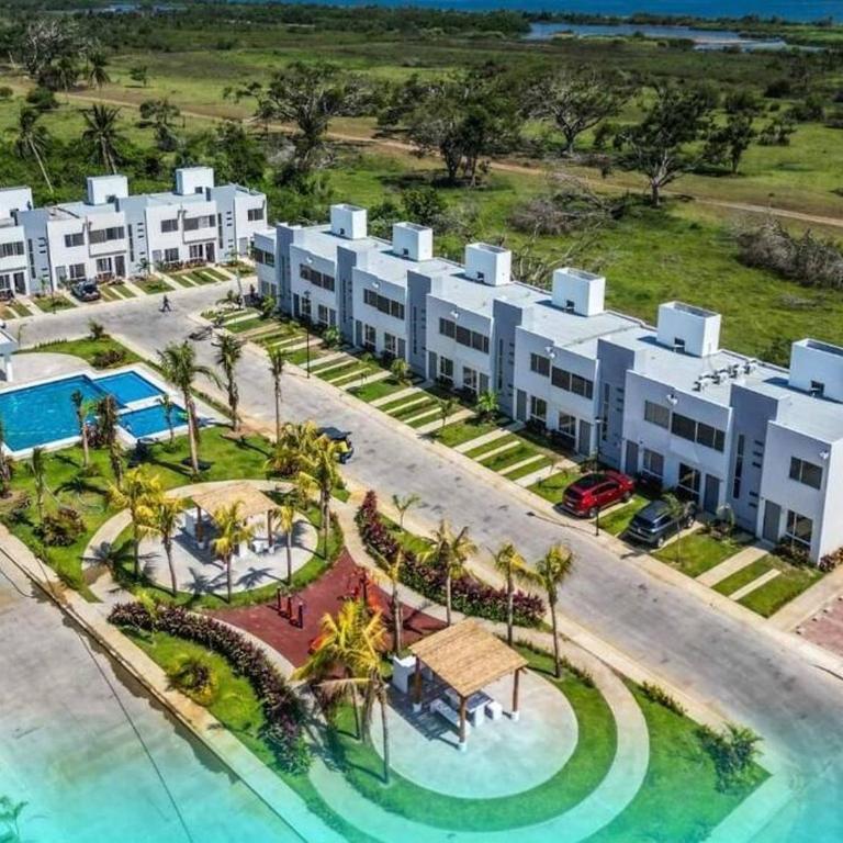 casa con club de playa - Casa de 3 dormitorios - 25