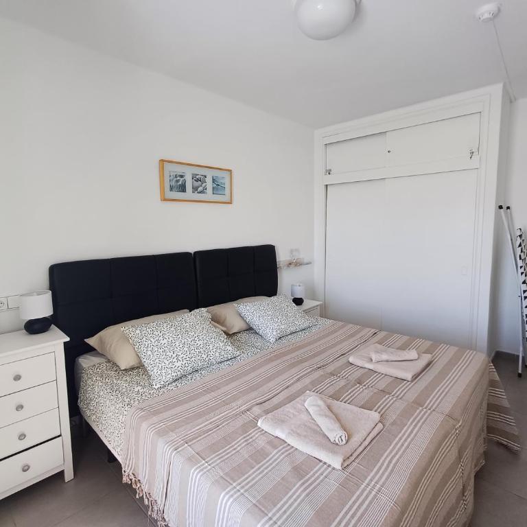 TOP FLOOR OCEAN VIEWS Lanzamar - Renovated Gem with a Sunny, Private Terrace & Elevator & Pool - Puerto del Carmen - Apartamento de 1 dormitorio - 10