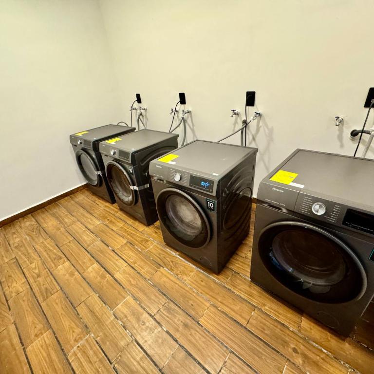 Chic 2BR Condo, Private Jacuzzi and 2 Free Bikes - Apartamento de 2 dormitorios - 34