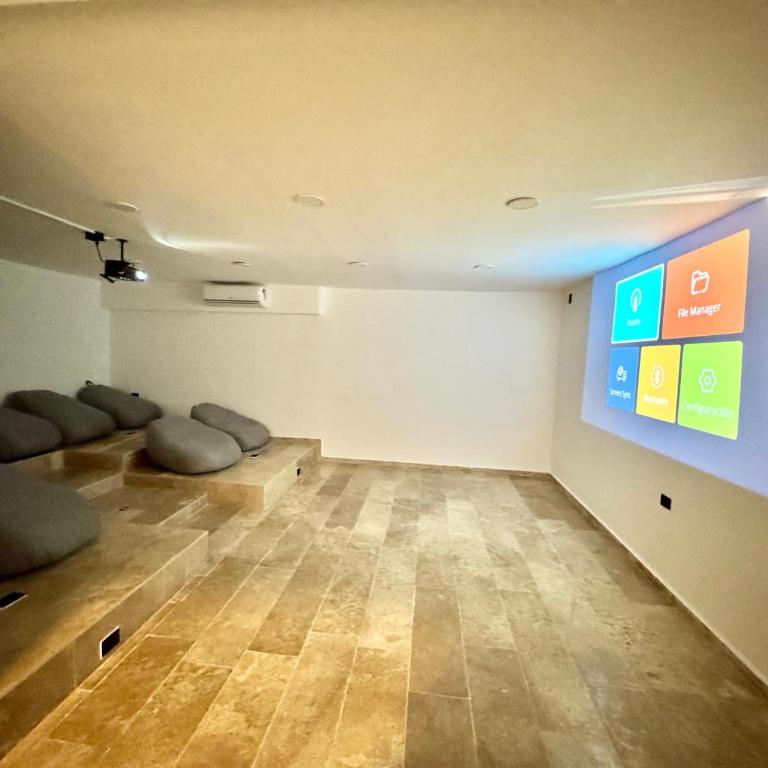 Chic 2BR Condo, Private Jacuzzi and 2 Free Bikes - Apartamento de 2 dormitorios - 28