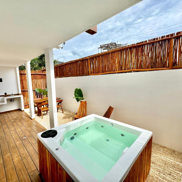 Chic 2BR Condo, Private Jacuzzi and 2 Free Bikes - Apartamento de 2 dormitorios - 2
