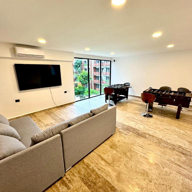 Chic 2BR Condo, Private Jacuzzi and 2 Free Bikes - Apartamento de 2 dormitorios - 25