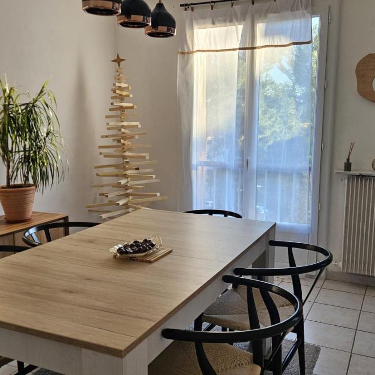 Calme, vue st Victoire, proche centre ville avec parking - Apartamento de 2 dormitorios - 14
