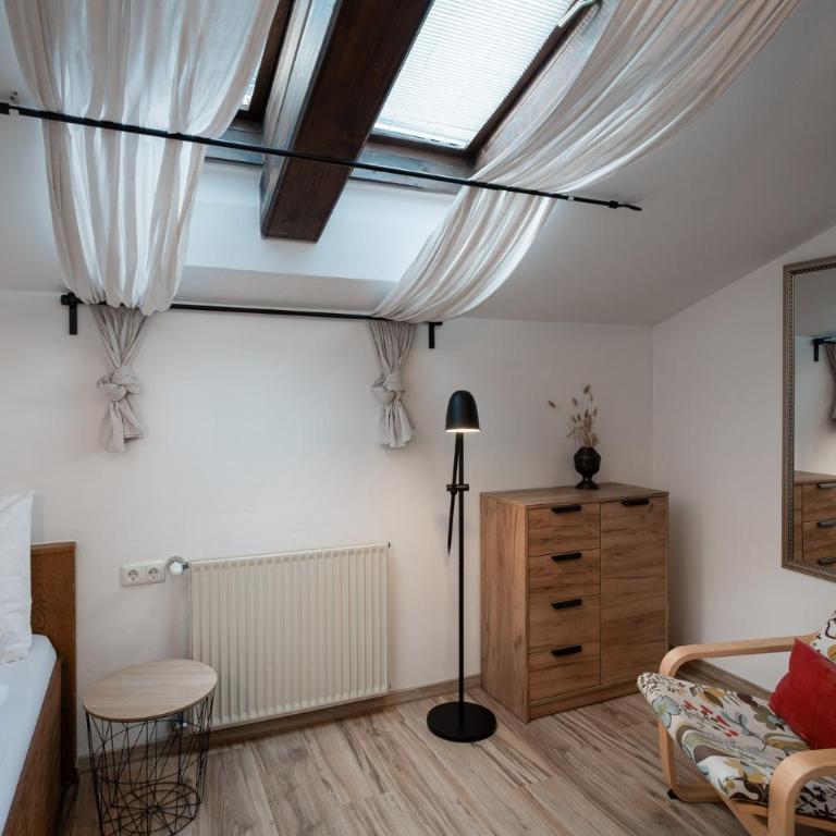 Alpine View Apartments - Apartment with Balcony - 36