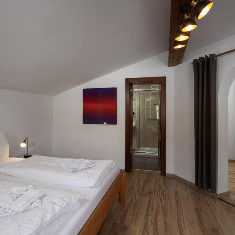 Alpine View Apartments - Apartment with Balcony - 21