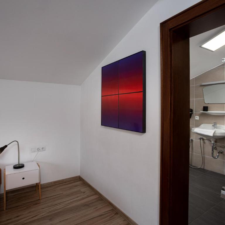 Alpine View Apartments - Apartment with Balcony - 38