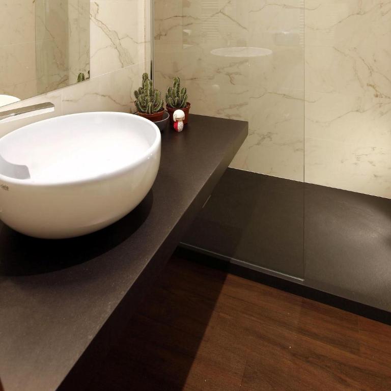 Le Tre Madame - Standard One-Bedroom Apartment - 7