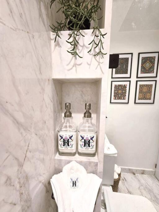 Ultimate Getaway in Luxe Studio - Apartamento Estudio - 33