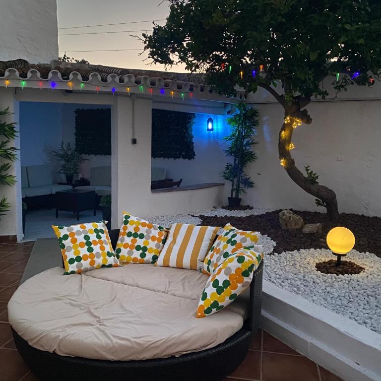 Hevres El Capricho - Five-Bedroom House - 32