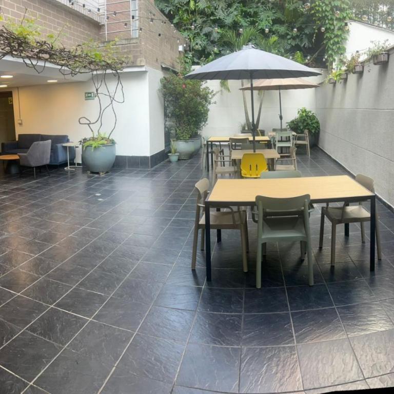 Ideal Location With Huge Terrace & Great View - Apartamento de 2 dormitorios - 39