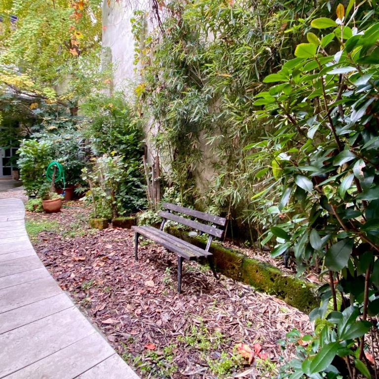 Sant Ambrogio Courtyard Room in shared flat - Room in a shared flat - 7