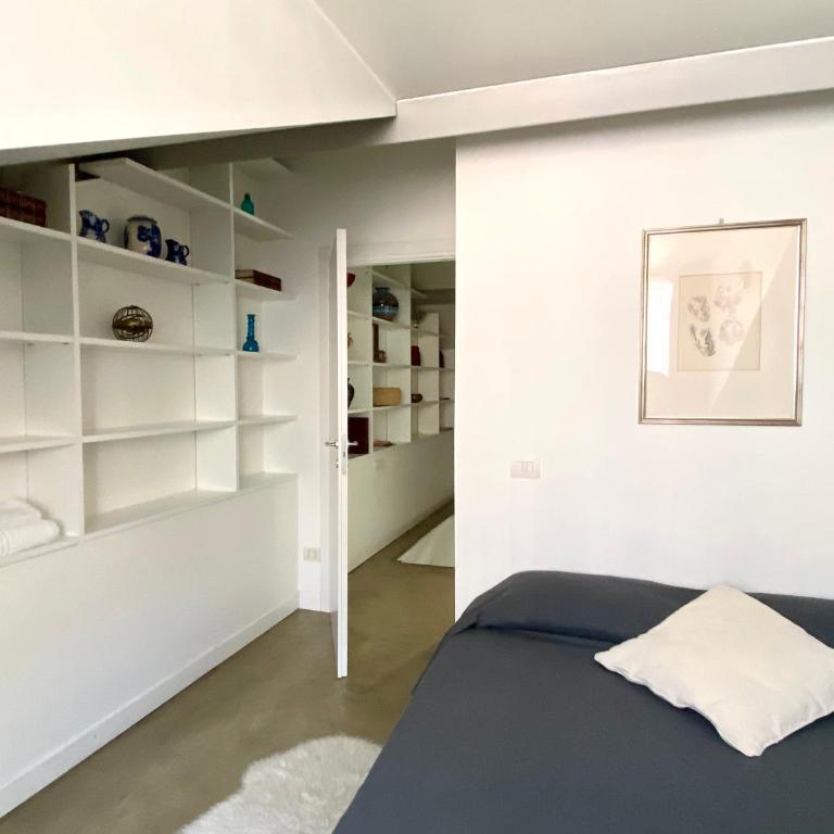 Sant Ambrogio Courtyard Room in shared flat - Room in a shared flat - 9