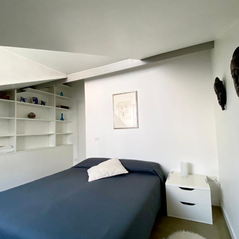 Sant Ambrogio Courtyard Room in shared flat - Room in a shared flat - 3