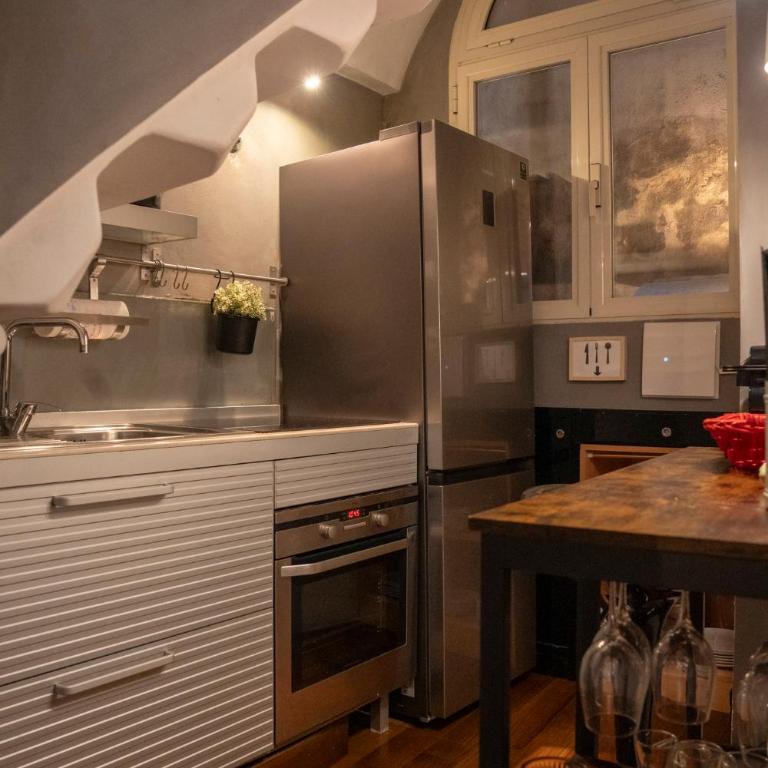 Domus Ciancaleoni - Colosseum - Rione Monti - Appartamento con 3 Camere da Letto - 50