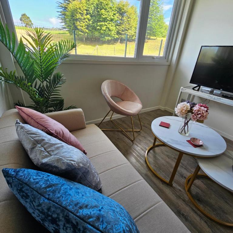 Departamento Nuevo a pasos de la playa Puerto Montt - Apartamento de 2 dormitorios con vistas al jardín - 2