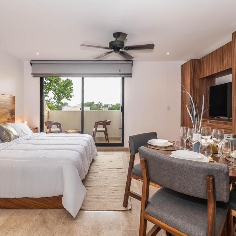 King Suite with Balcony, Gym, Rooftop Pool - Apartamento - 13
