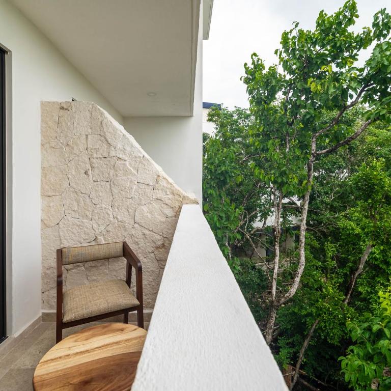 King Suite with Balcony, Gym, Rooftop Pool - Apartamento - 17