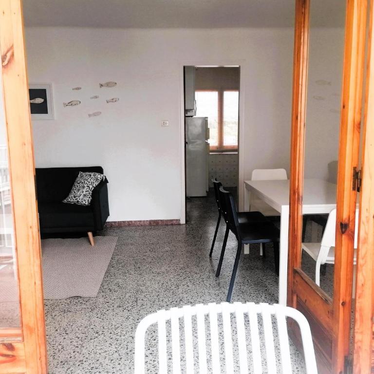Apartamento en 2ª línea de playa con terraza, parking y WIFI, cerca de comercios. - ES-258-119 - Apartment - 16