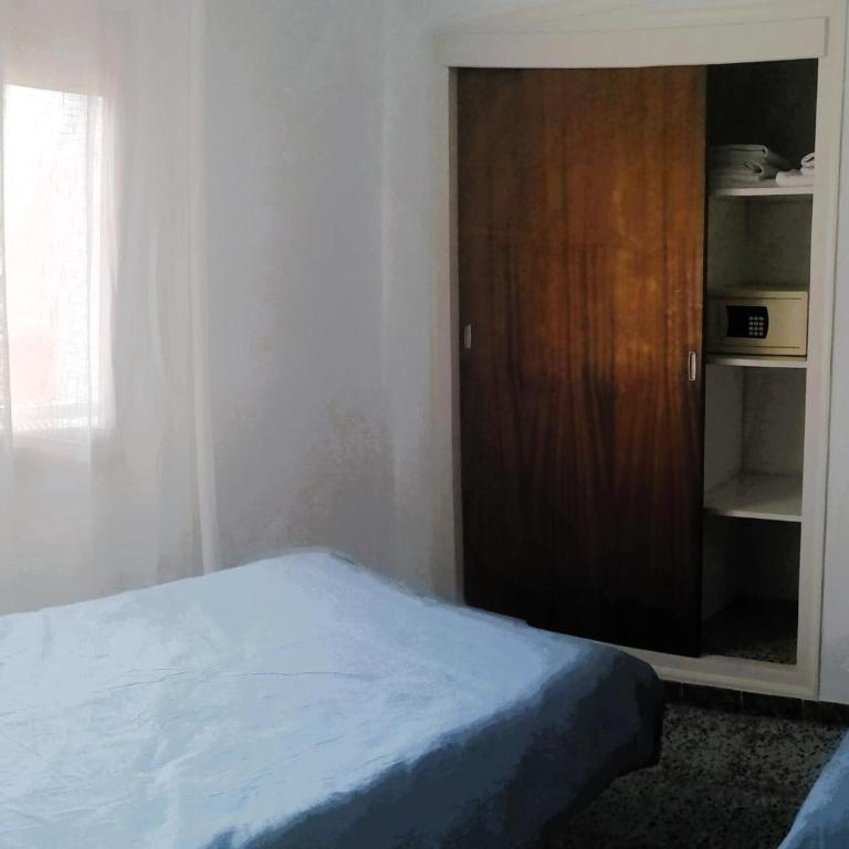 Apartamento en 2ª línea de playa con terraza, parking y WIFI, cerca de comercios. - ES-258-119 - Apartment - 17